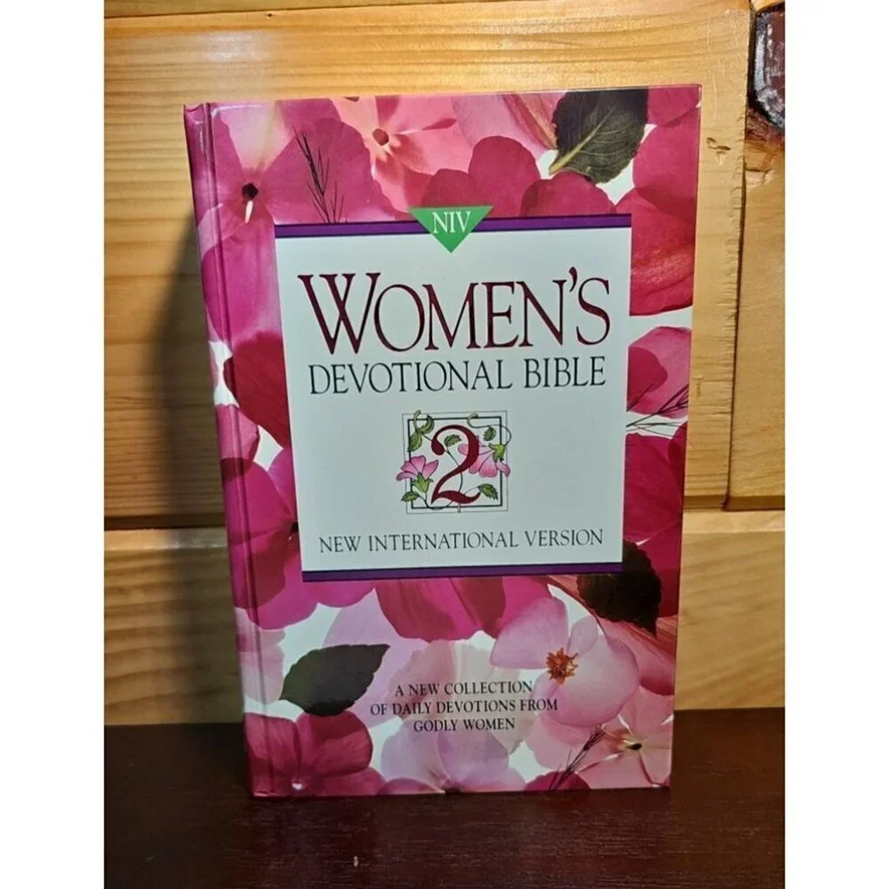 Women’s Devotional Bible 2 New International Version Zondervan 1995 Hardcover